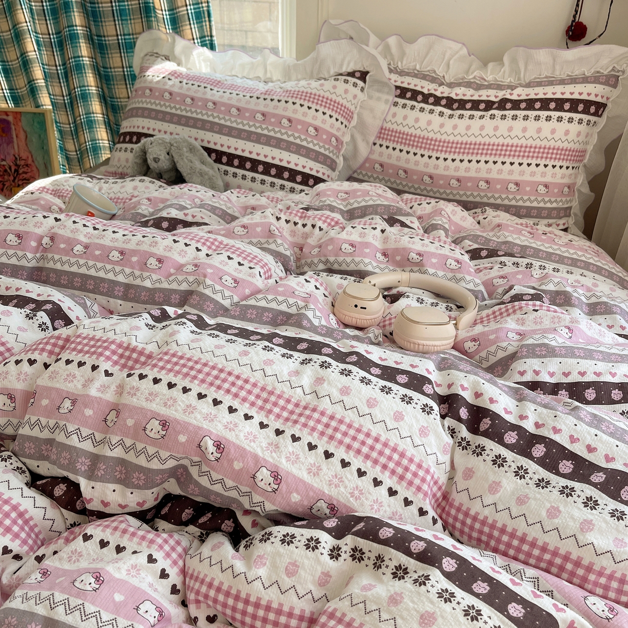 91家纺网 家纺一手货源 找家纺 繁花家居 2026新款韩系花边小碎花泡芙棉云感邹邹纱费尔岛风四件套 费尔岛猫