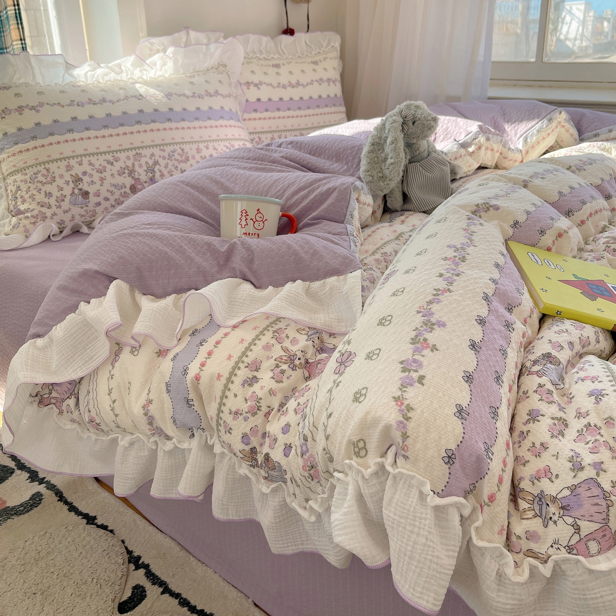 91家纺网 家纺一手货源 找家纺 繁花家居 2026新款韩系花边小碎花泡芙棉云感邹邹纱费尔岛风四件套 萝莉小兔