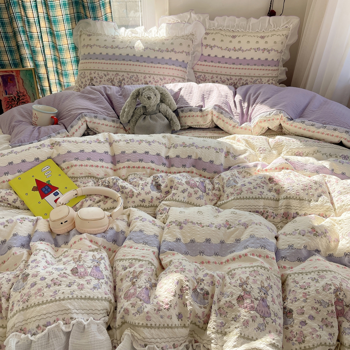 91家纺网 家纺一手货源 找家纺 繁花家居 2026新款韩系花边小碎花泡芙棉云感邹邹纱费尔岛风四件套 萝莉小兔