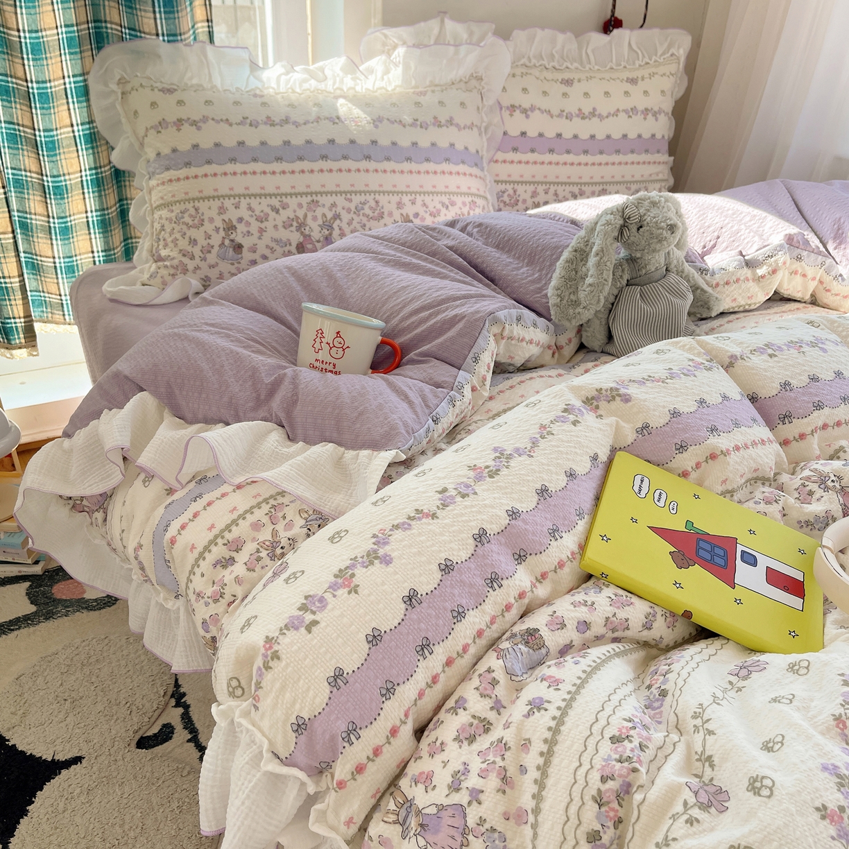 91家纺网 家纺一手货源 找家纺 繁花家居 2026新款韩系花边小碎花泡芙棉云感邹邹纱费尔岛风四件套 萝莉小兔