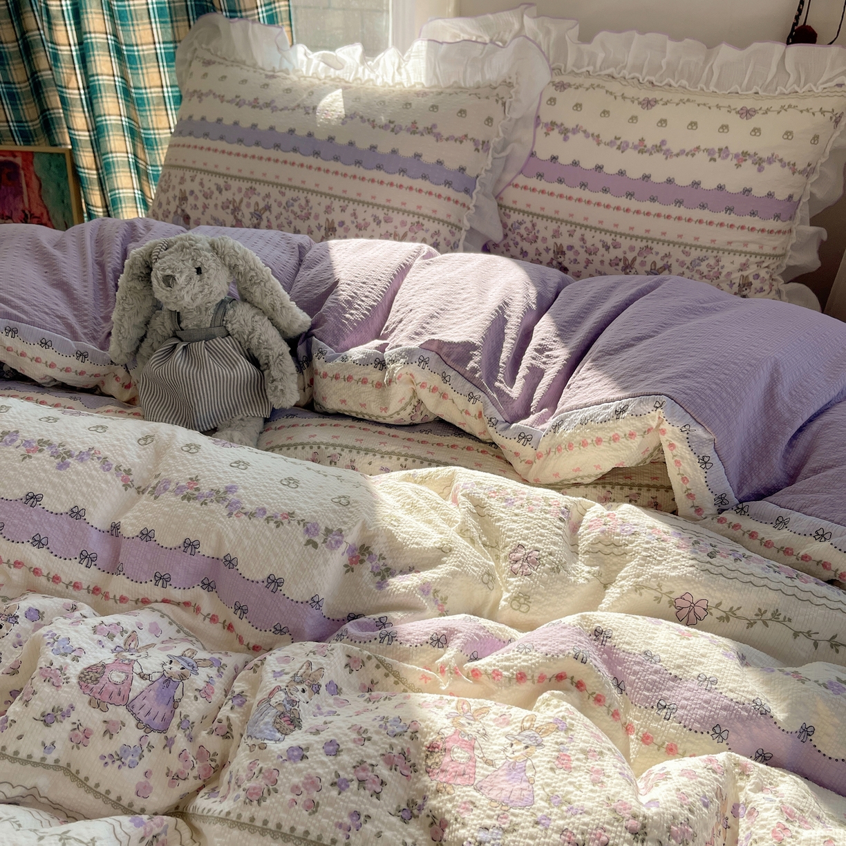 91家纺网 家纺一手货源 找家纺 繁花家居 2026新款韩系花边小碎花泡芙棉云感邹邹纱费尔岛风四件套 萝莉小兔