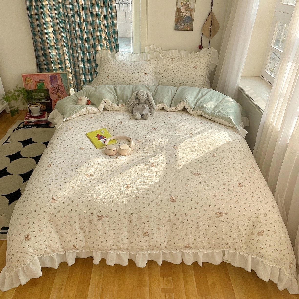 91家纺网 家纺一手货源 找家纺 繁花家居 2026新款韩系花边小碎花泡芙棉云感邹邹纱费尔岛风四件套 马儿踏青