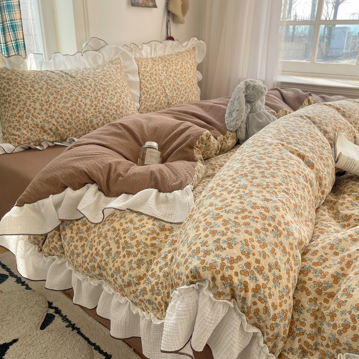 91家纺网 家纺一手货源 找家纺 繁花家居 2026新款韩系花边小碎花泡芙棉云感邹邹纱费尔岛风四件套 秋日盛果