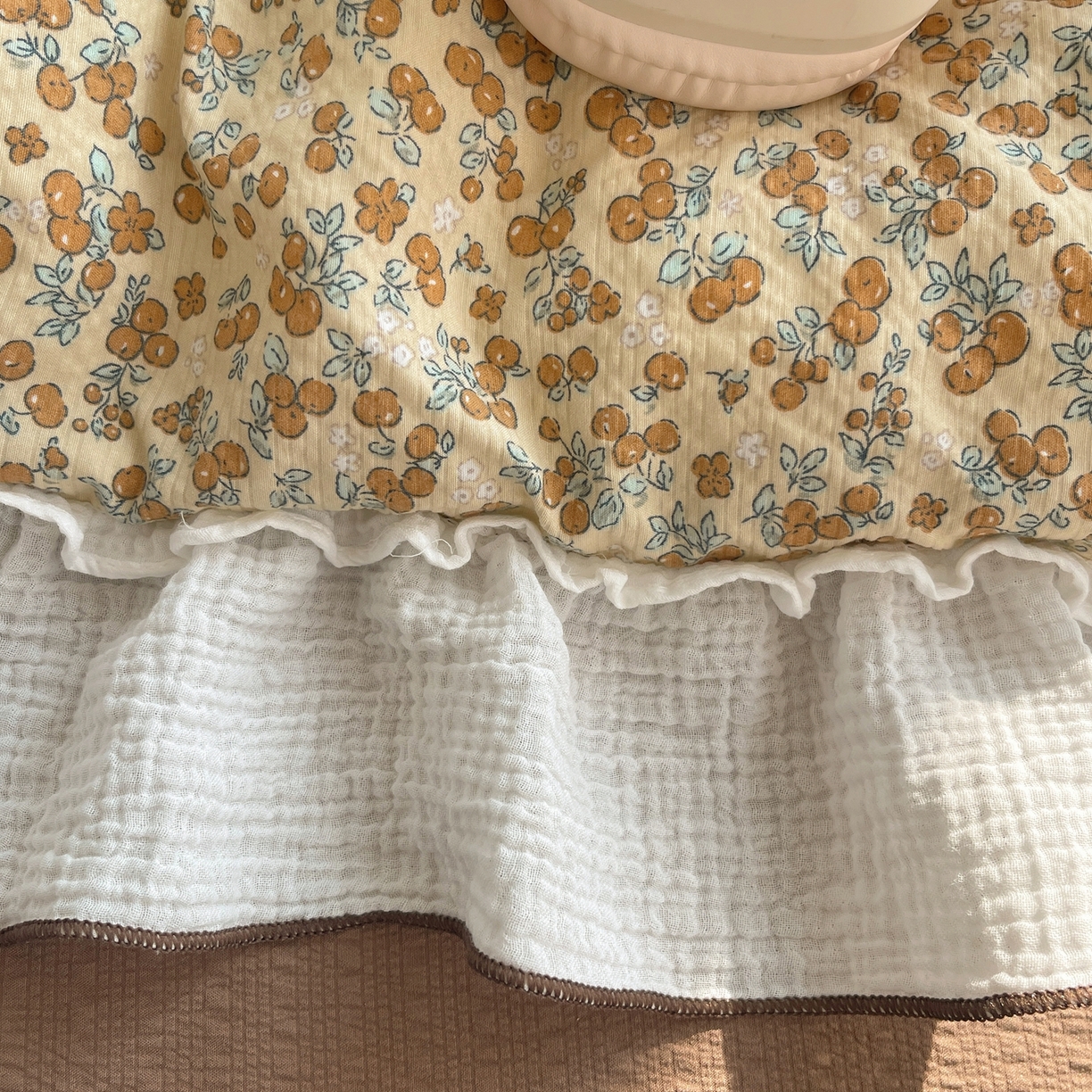 91家纺网 家纺一手货源 找家纺 繁花家居 2026新款韩系花边小碎花泡芙棉云感邹邹纱费尔岛风四件套 秋日盛果