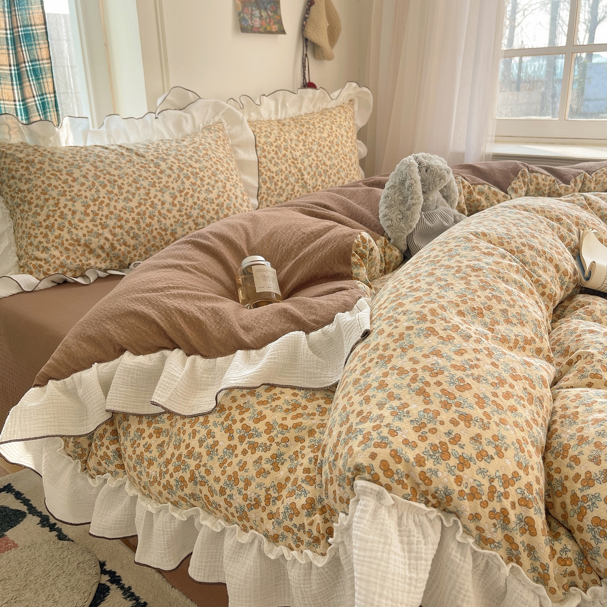 91家纺网 家纺一手货源 找家纺 繁花家居 2026新款韩系花边小碎花泡芙棉云感邹邹纱费尔岛风四件套 秋日盛果