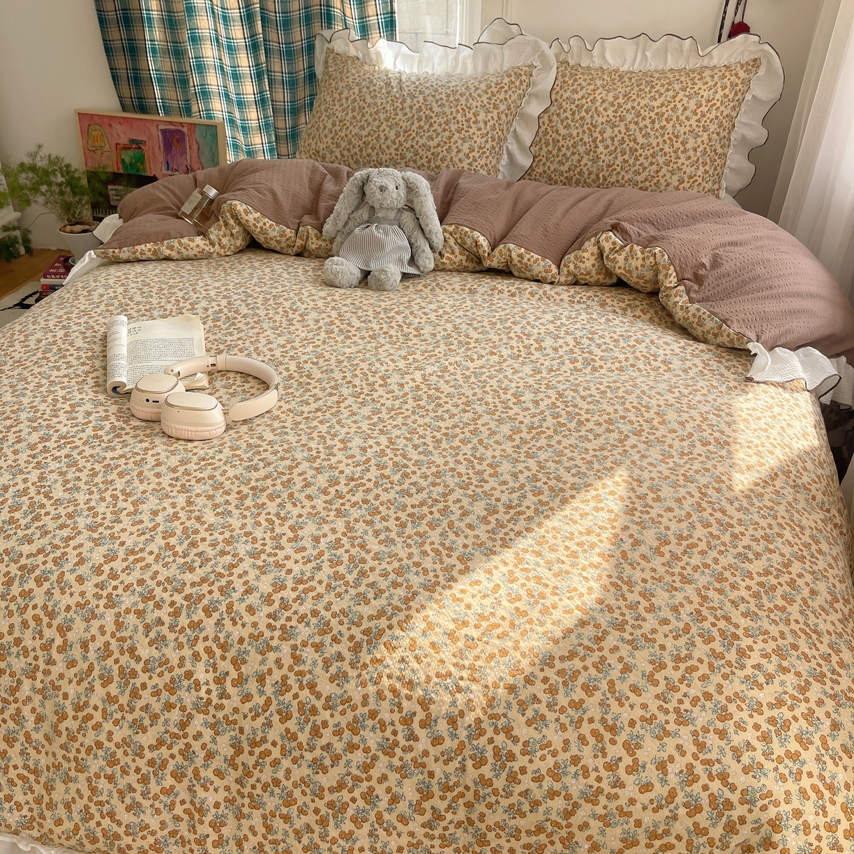 91家纺网 家纺一手货源 找家纺 繁花家居 2026新款韩系花边小碎花泡芙棉云感邹邹纱费尔岛风四件套 秋日盛果