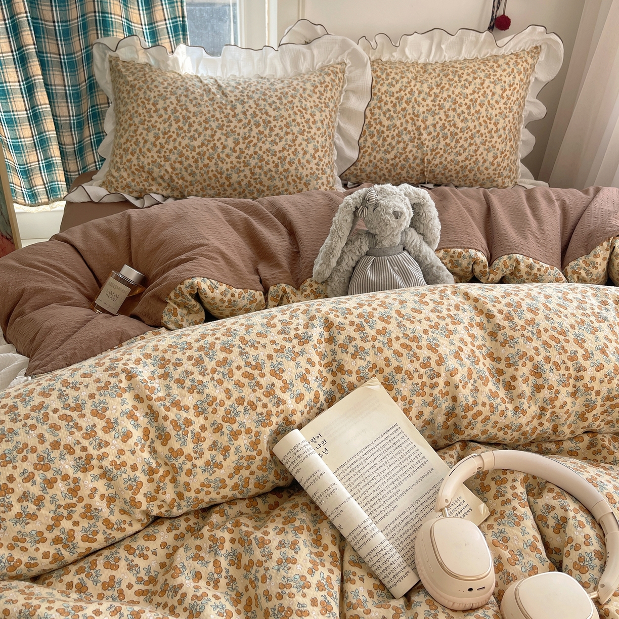 91家纺网 家纺一手货源 找家纺 繁花家居 2026新款韩系花边小碎花泡芙棉云感邹邹纱费尔岛风四件套 秋日盛果