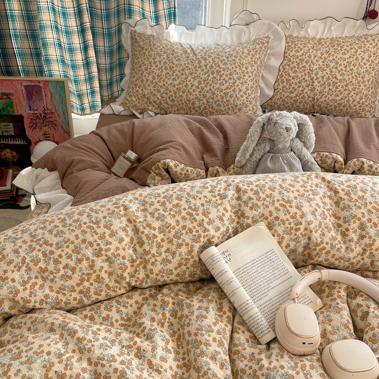 91家纺网 家纺一手货源 找家纺 繁花家居 2026新款韩系花边小碎花泡芙棉云感邹邹纱费尔岛风四件套 秋日盛果