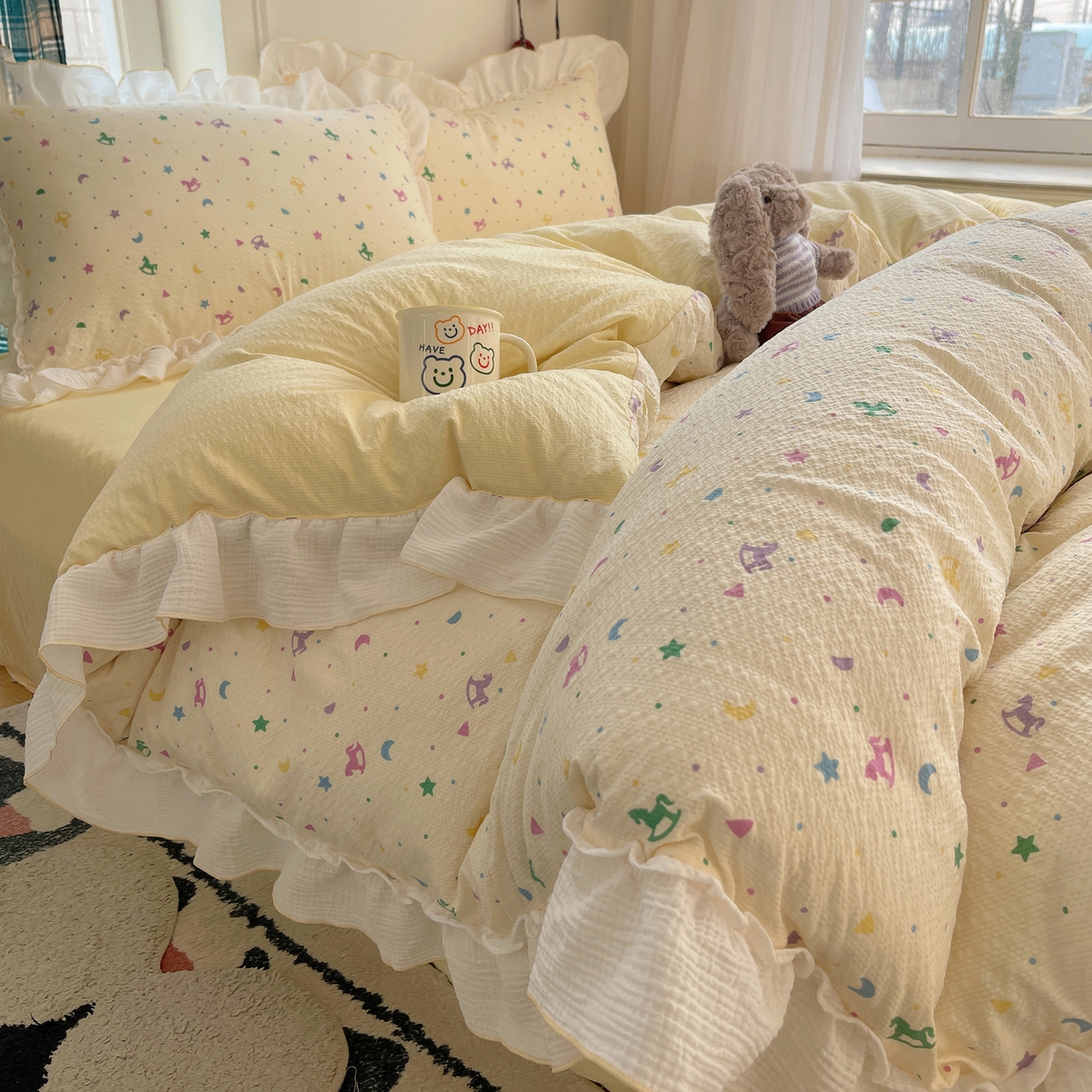 91家纺网 家纺一手货源 找家纺 繁花家居 2026新款韩系花边小碎花泡芙棉云感邹邹纱费尔岛风四件套 日落星马