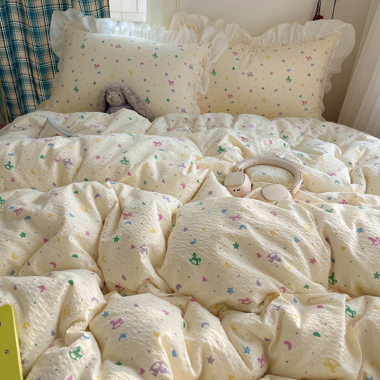 91家纺网 家纺一手货源 找家纺 繁花家居 2026新款韩系花边小碎花泡芙棉云感邹邹纱费尔岛风四件套 日落星马