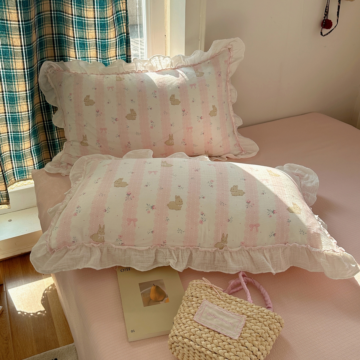 91家纺网 家纺一手货源 找家纺 繁花家居 2026新款韩系花边小碎花泡芙棉云感邹邹纱费尔岛风四件套 小花兔兔