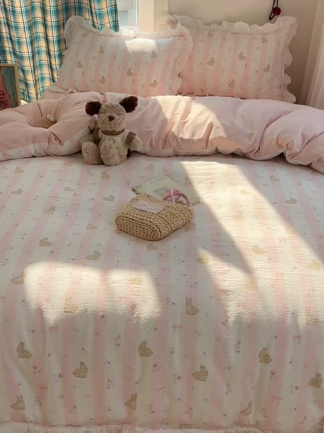 91家纺网 家纺一手货源 找家纺 繁花家居 2026新款韩系花边小碎花泡芙棉云感邹邹纱费尔岛风四件套 小花兔兔