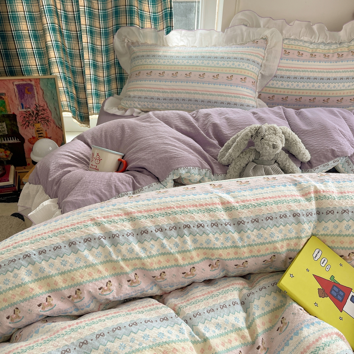 91家纺网 家纺一手货源 找家纺 繁花家居 2026新款韩系花边小碎花泡芙棉云感邹邹纱费尔岛风四件套 小马奔腾