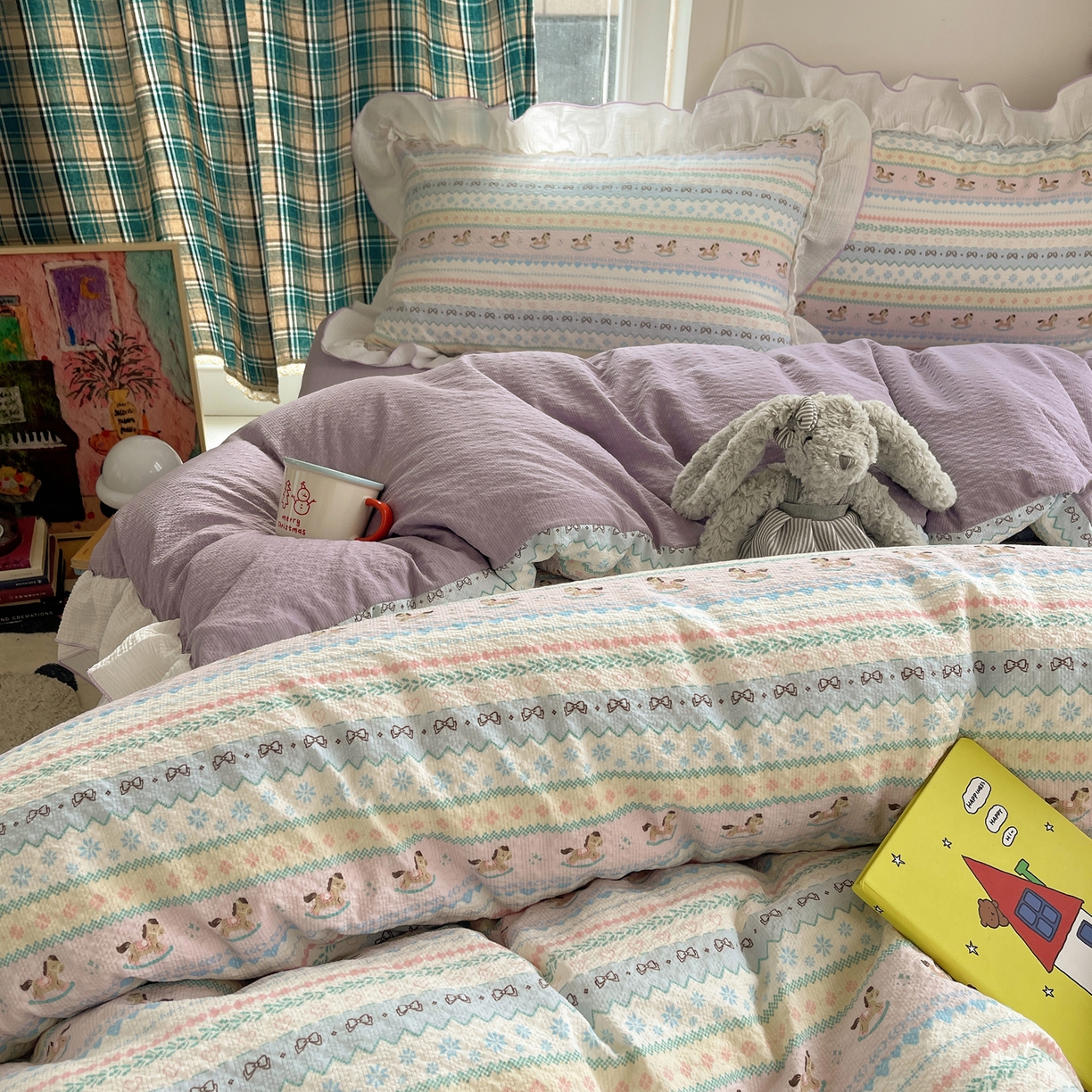 91家纺网 家纺一手货源 找家纺 繁花家居 2026新款韩系花边小碎花泡芙棉云感邹邹纱费尔岛风四件套 小马奔腾