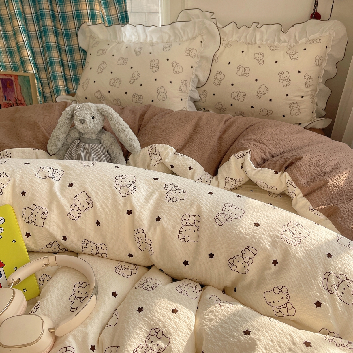 91家纺网 家纺一手货源 找家纺 繁花家居 2026新款韩系花边小碎花泡芙棉云感邹邹纱费尔岛风四件套 星星乖猫