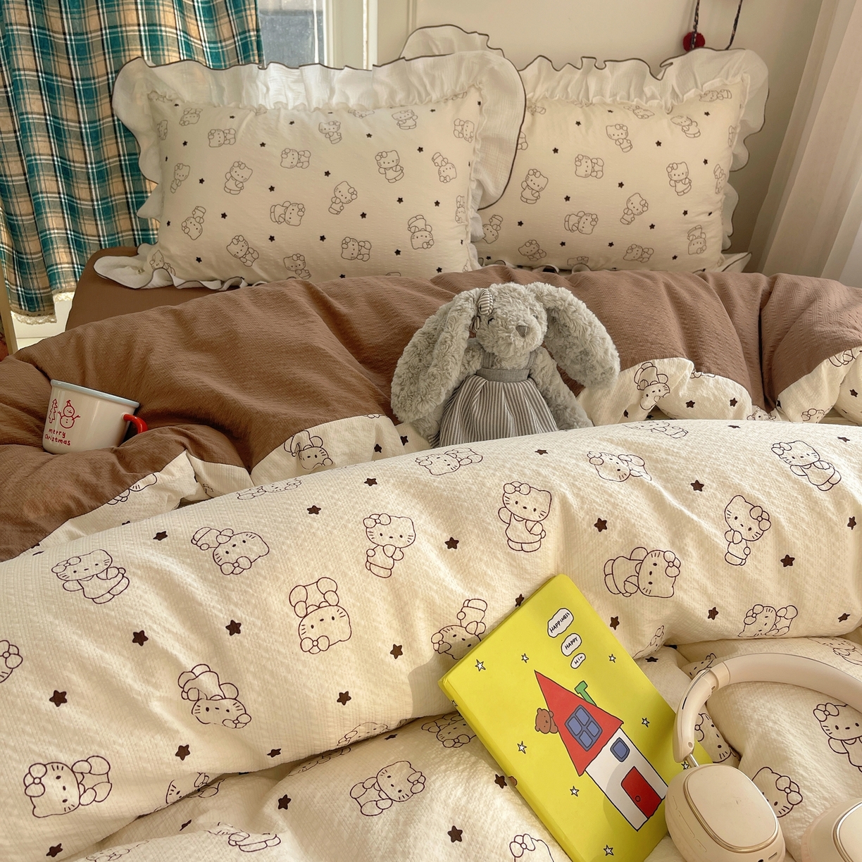 91家纺网 家纺一手货源 找家纺 繁花家居 2026新款韩系花边小碎花泡芙棉云感邹邹纱费尔岛风四件套 星星乖猫