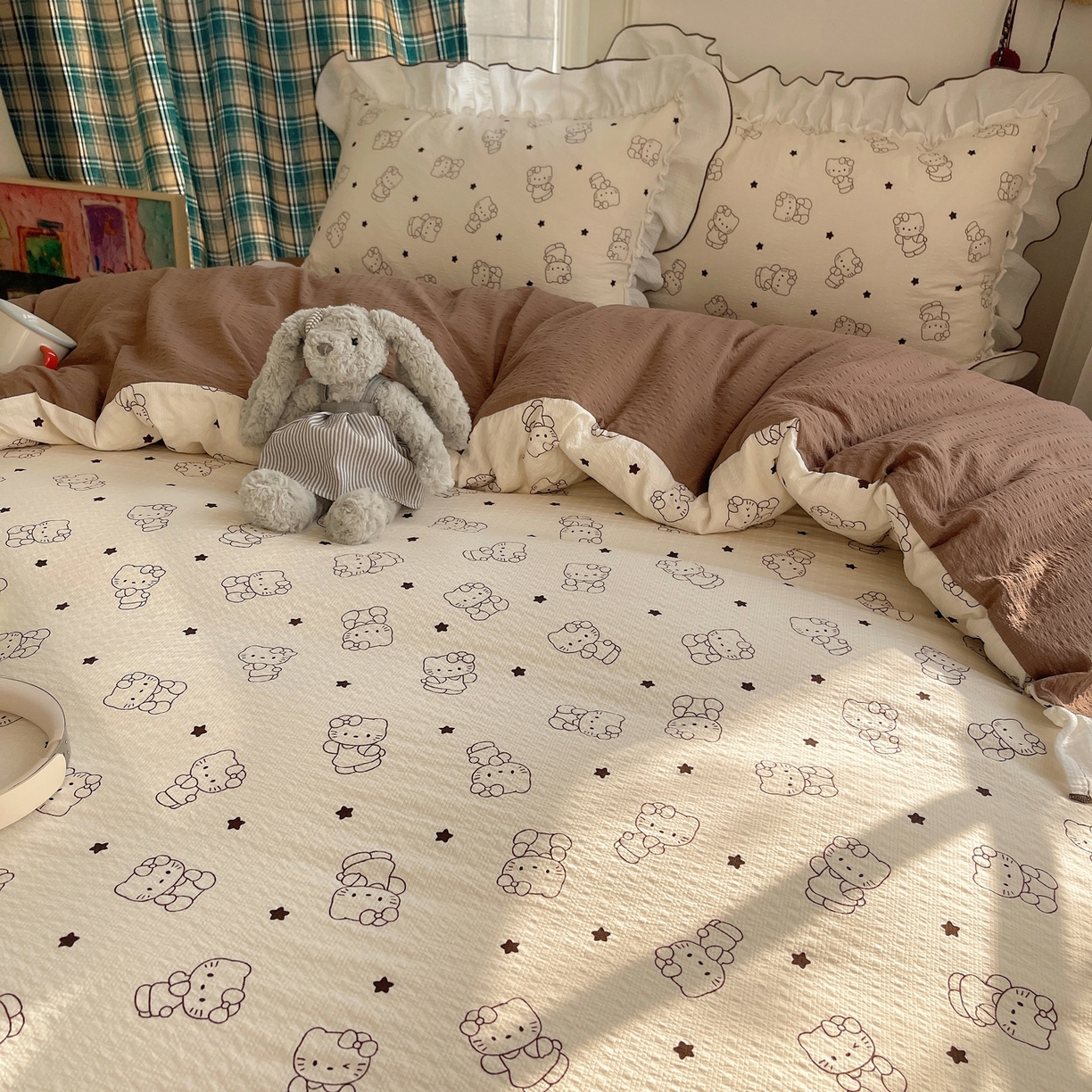 91家纺网 家纺一手货源 找家纺 繁花家居 2026新款韩系花边小碎花泡芙棉云感邹邹纱费尔岛风四件套 星星乖猫