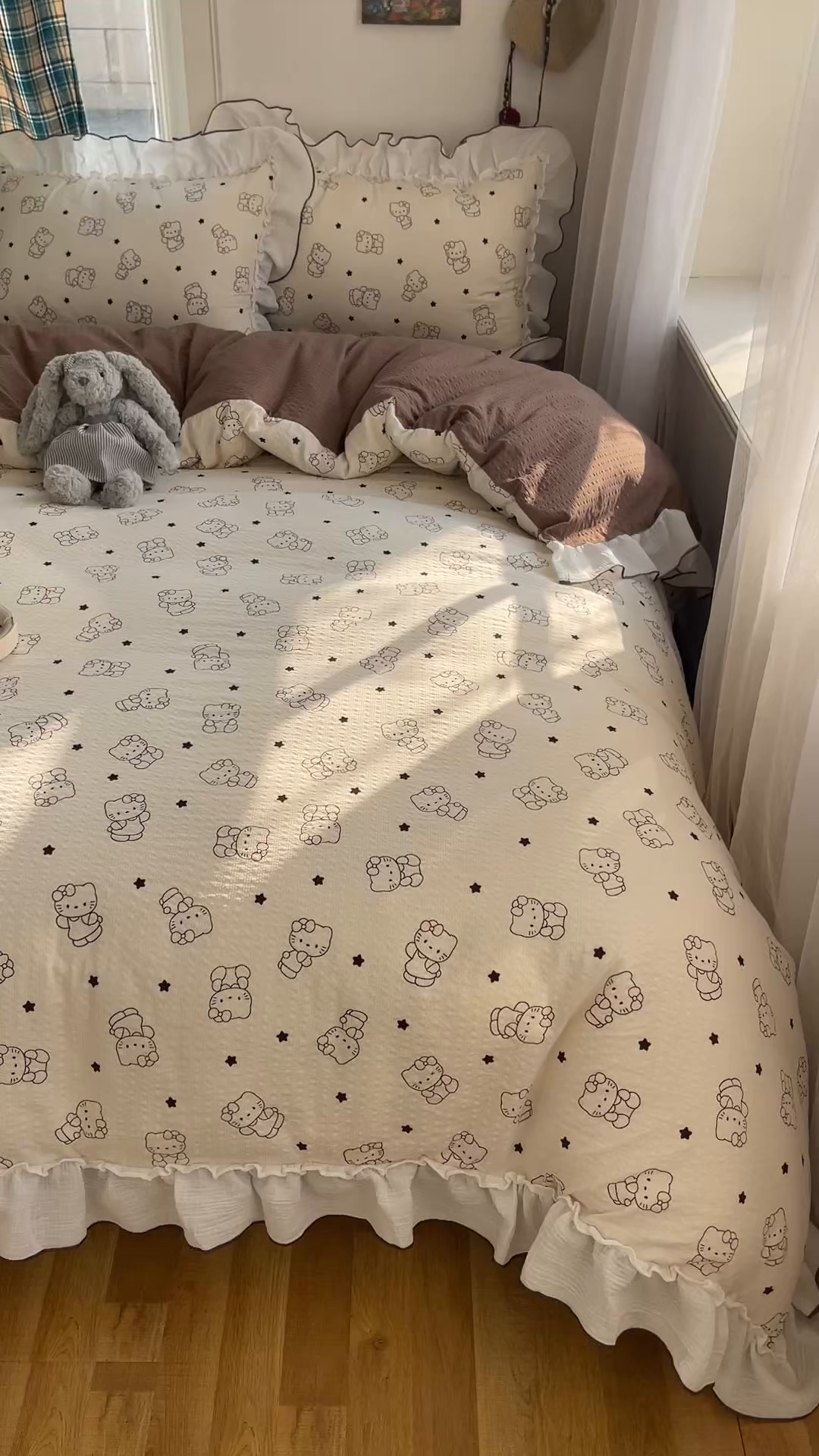 91家纺网 家纺一手货源 找家纺 繁花家居 2026新款韩系花边小碎花泡芙棉云感邹邹纱费尔岛风四件套 星星乖猫