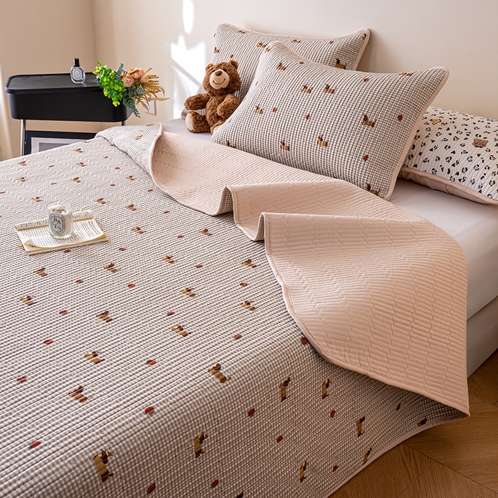 91家纺网 家纺一手货源 找家纺 （总）X猫先生 2026新款全棉床盖小清新夹棉床单炕盖四季跑量款