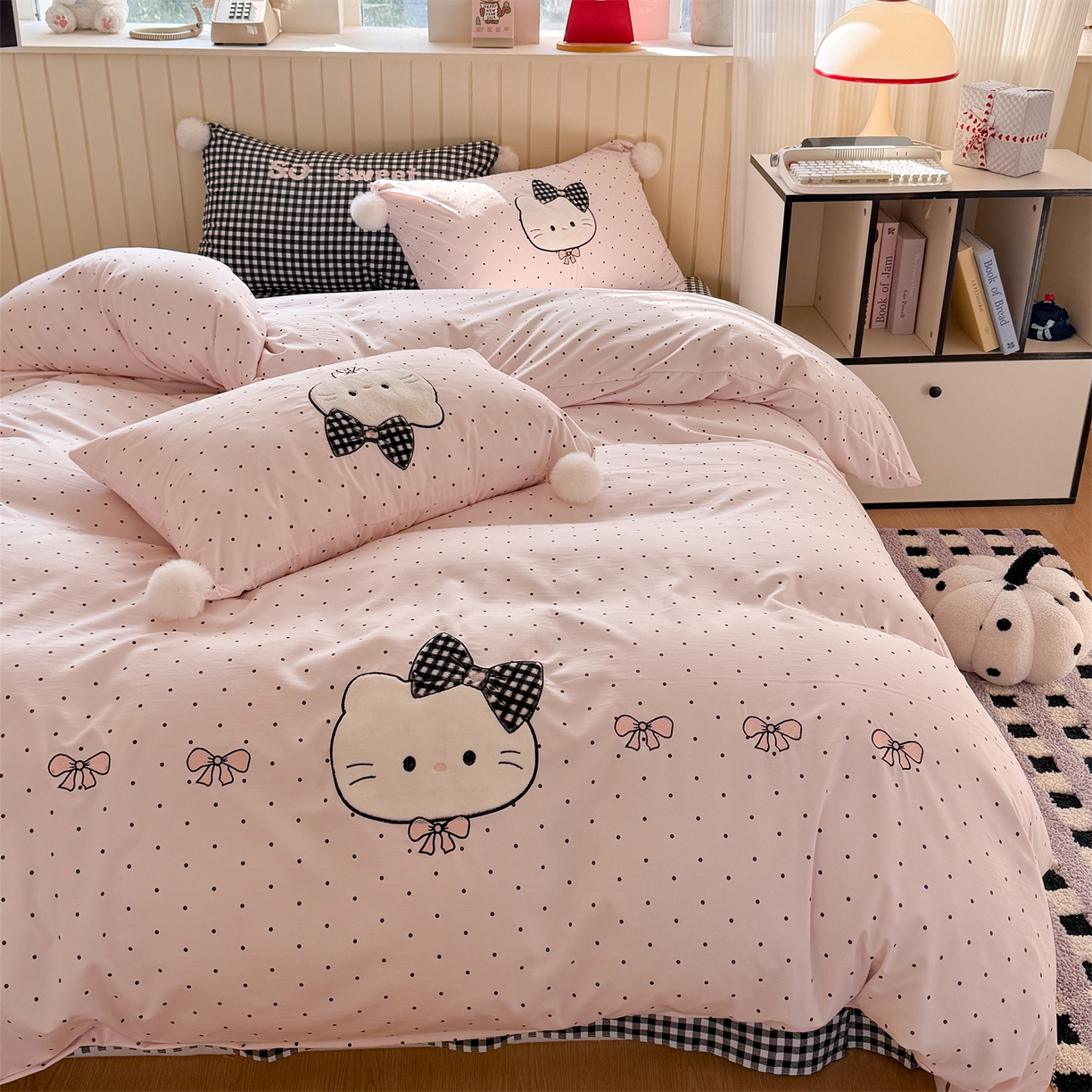 91家纺网 家纺一手货源 找家纺 吾欢心 2026春夏新款古法水洗仿棉卡通贴布绣四件套可爱猫咪 可爱猫咪粉