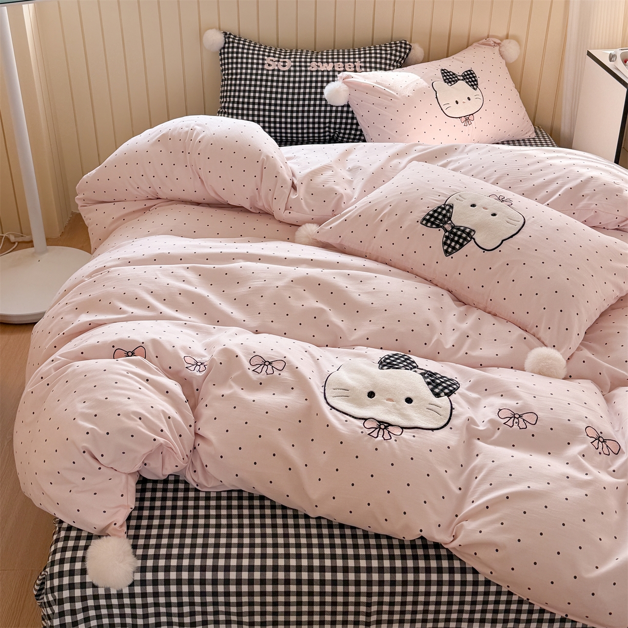 91家纺网 家纺一手货源 找家纺 吾欢心 2026春夏新款古法水洗仿棉卡通贴布绣四件套可爱猫咪 可爱猫咪粉