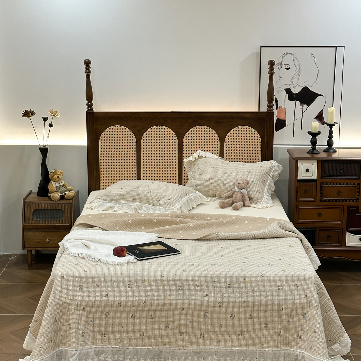 91家纺网 家纺一手货源 找家纺 床盖工厂店 2025新款法式双面全面填充棉花床盖三件套 樱桃小可-咖