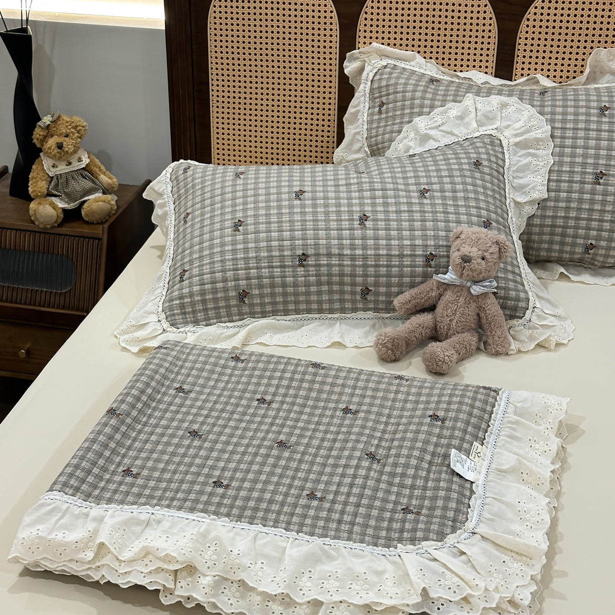 91家纺网 家纺一手货源 找家纺 床盖工厂店 2025新款法式双面全面填充棉花床盖三件套 阿柴小镇