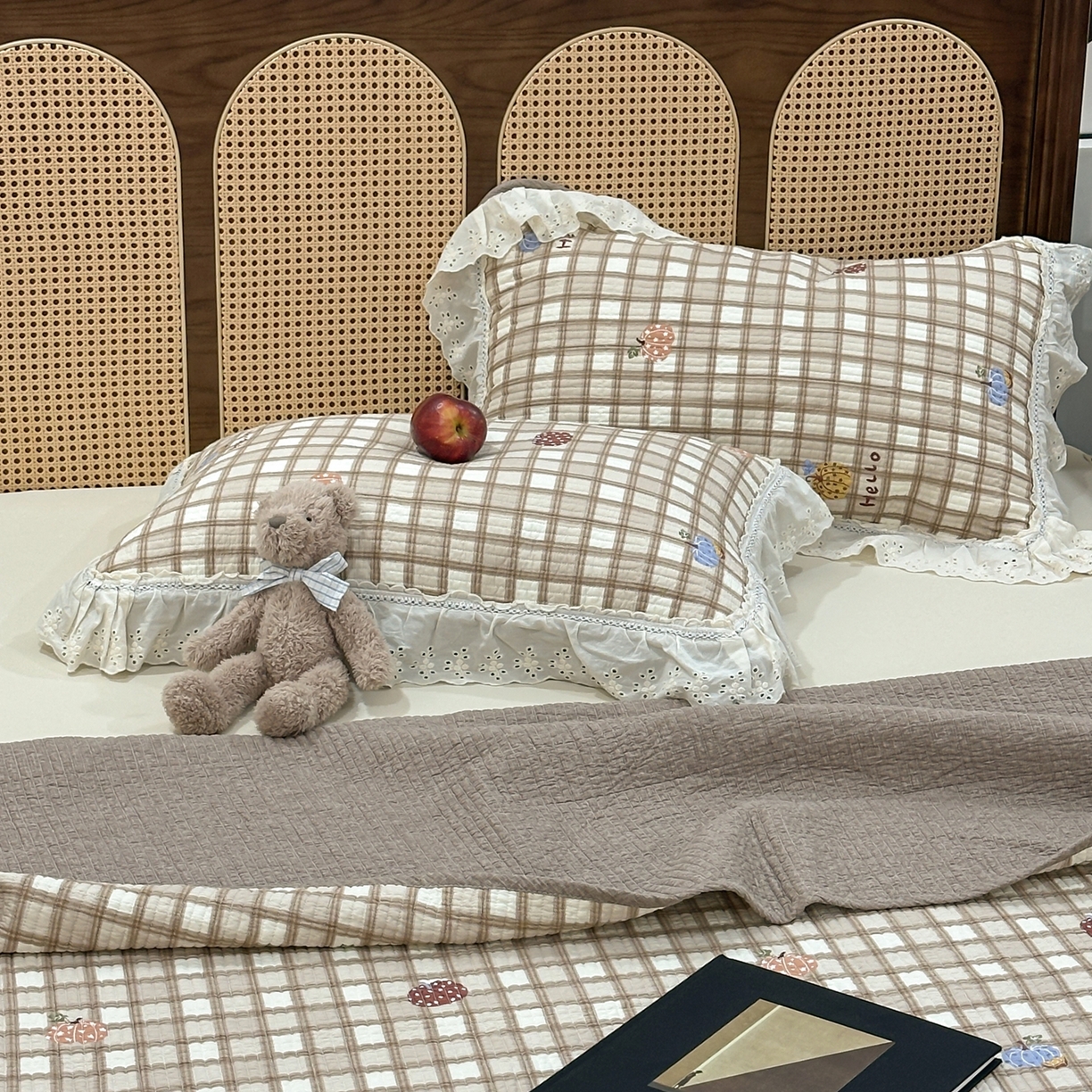 91家纺网 家纺一手货源 找家纺 床盖工厂店 2025新款法式双面全面填充棉花床盖三件套 南瓜绘