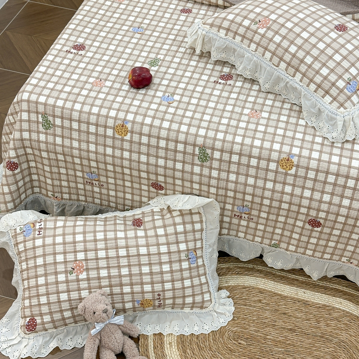 91家纺网 家纺一手货源 找家纺 床盖工厂店 2025新款法式双面全面填充棉花床盖三件套 南瓜绘