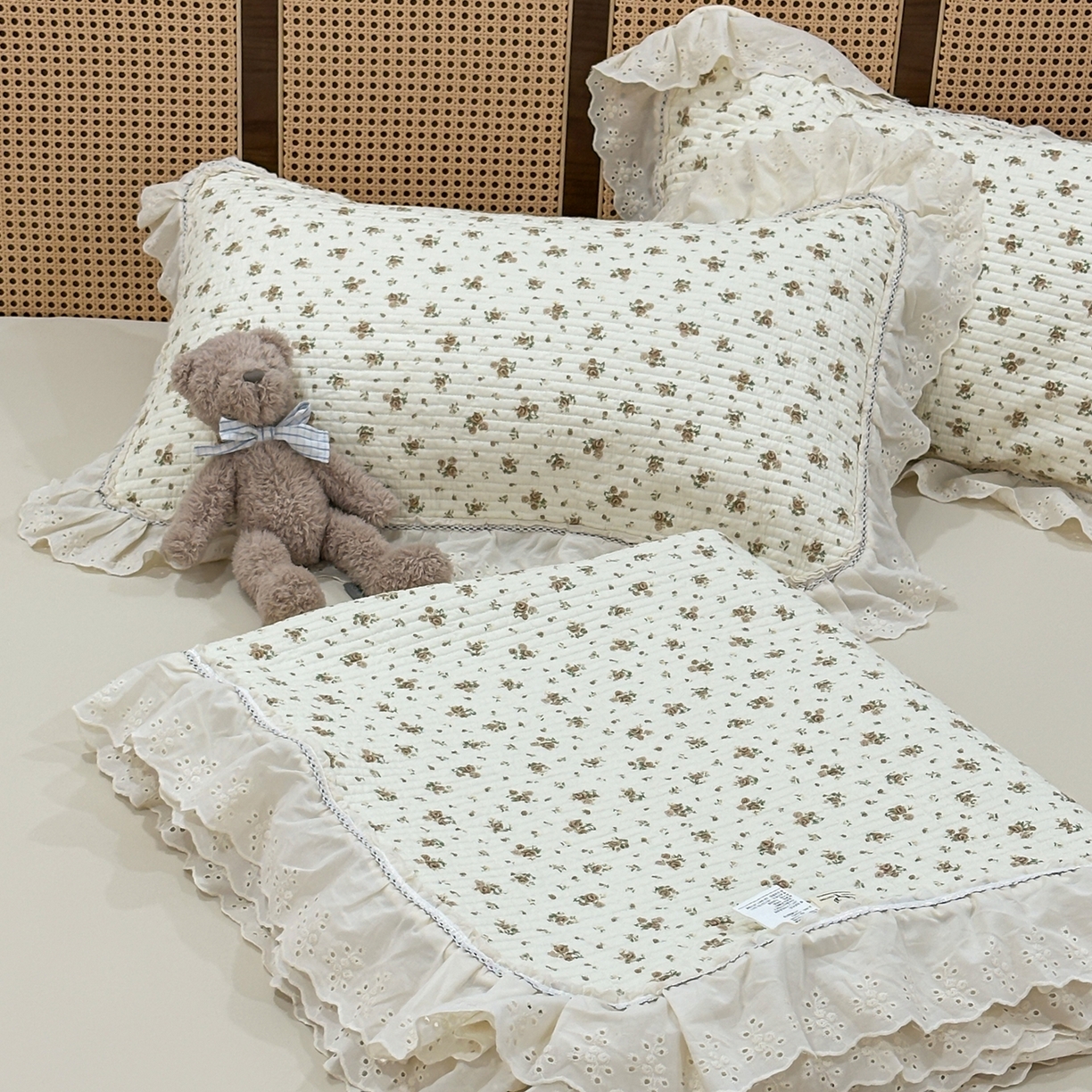 91家纺网 家纺一手货源 找家纺 床盖工厂店 2025新款法式双面全面填充棉花床盖三件套 芊芊花海