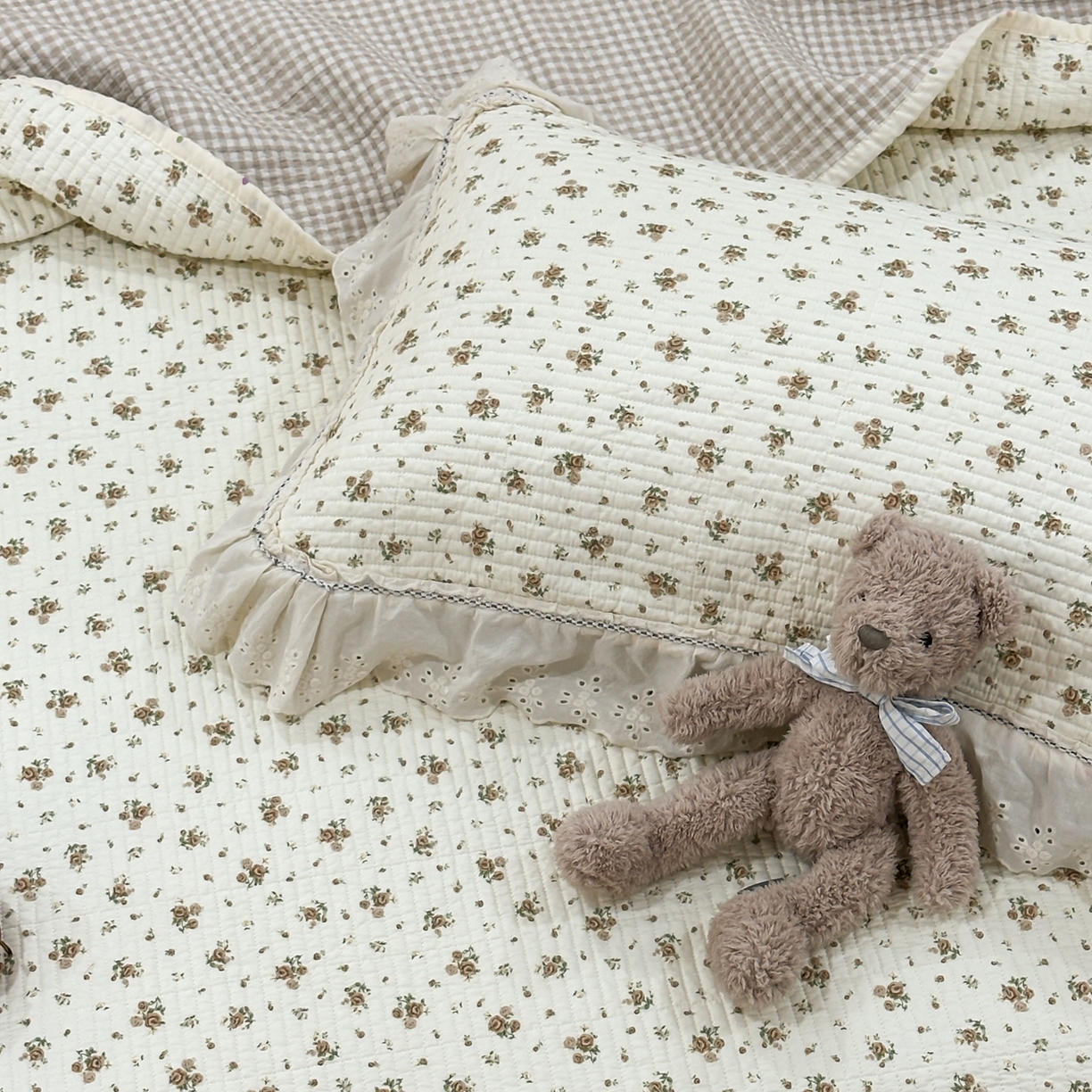 91家纺网 家纺一手货源 找家纺 床盖工厂店 2025新款法式双面全面填充棉花床盖三件套 芊芊花海