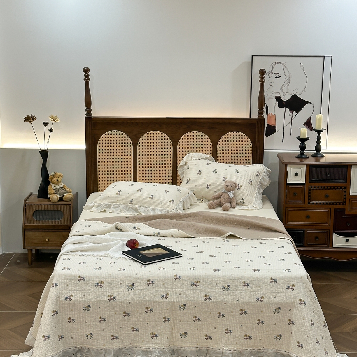 床盖工厂店 2025新款法式双面全面填充棉花床盖三件套 小马浅浅