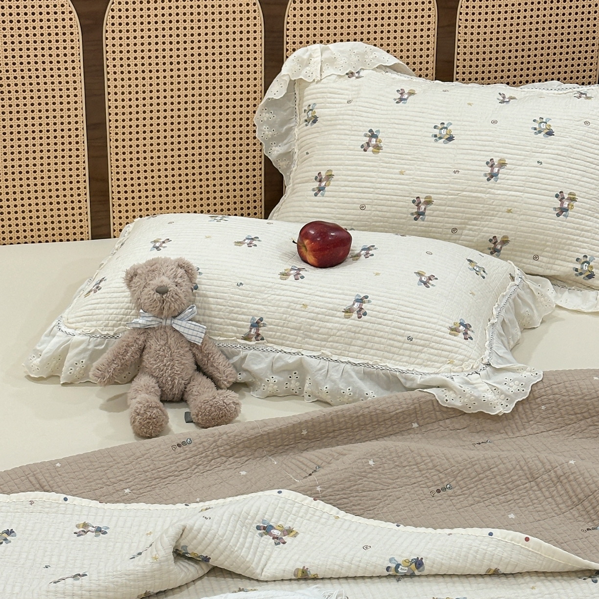 91家纺网 家纺一手货源 找家纺 床盖工厂店 2025新款法式双面全面填充棉花床盖三件套 小马浅浅