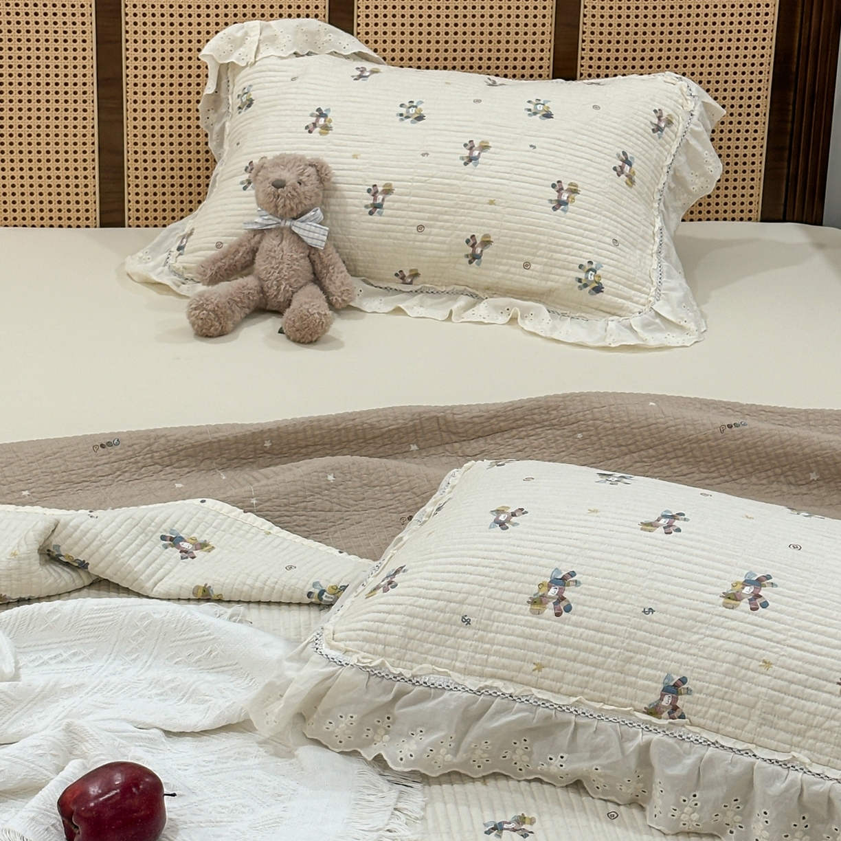 91家纺网 家纺一手货源 找家纺 床盖工厂店 2025新款法式双面全面填充棉花床盖三件套 小马浅浅