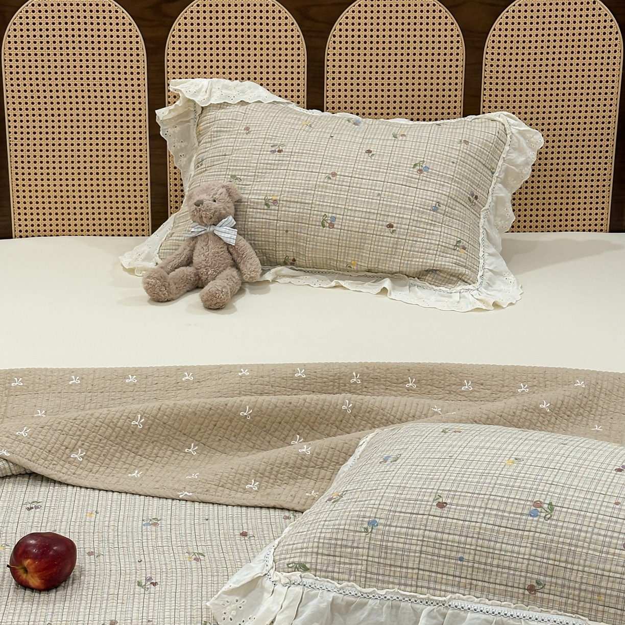 91家纺网 家纺一手货源 找家纺 床盖工厂店 2025新款法式双面全面填充棉花床盖三件套 樱桃小可-咖