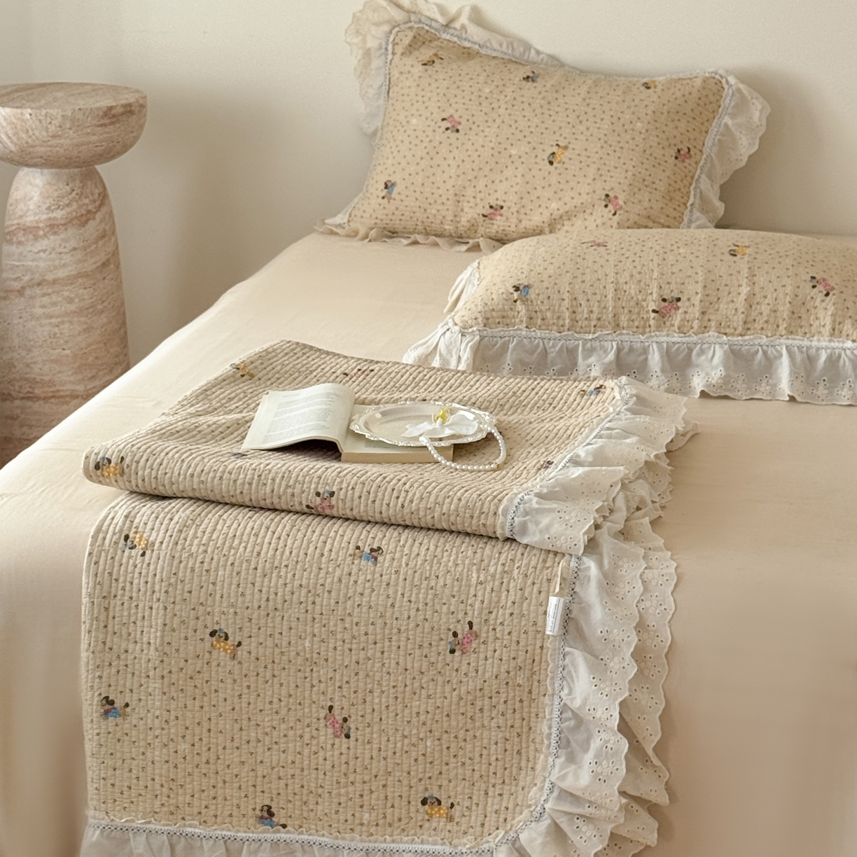 91家纺网 家纺一手货源 找家纺 床盖工厂店 2025新款法式双面全面填充棉花床盖三件套 尤小七