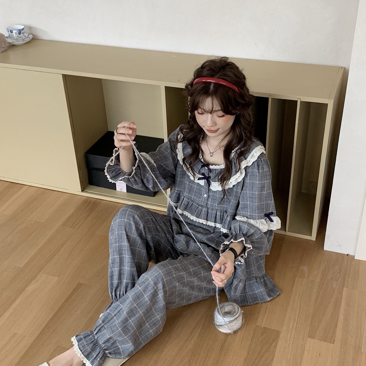 91家纺网 家纺一手货源 找家纺 妍景家居生活馆 2026新款韩系甜美蕾丝花边格子套装 灰色