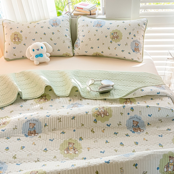 91家纺网 家纺一手货源 找家纺 X猫先生 2026新款全棉床盖小清新夹棉床单炕盖四季跑量款 蜜罐熊