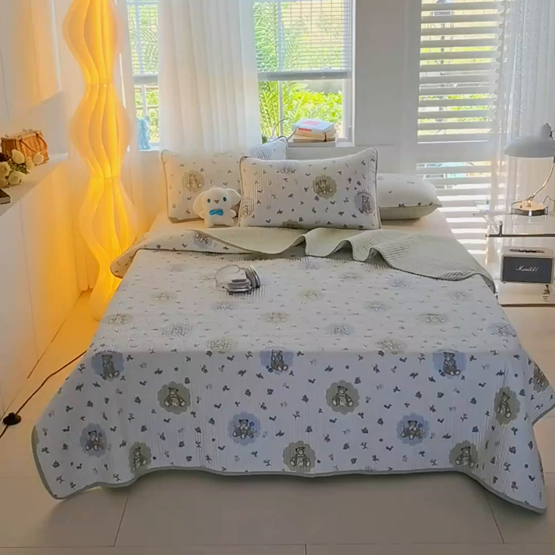 91家纺网 家纺一手货源 找家纺 X猫先生 2026新款全棉床盖小清新夹棉床单炕盖四季跑量款 蜜罐熊