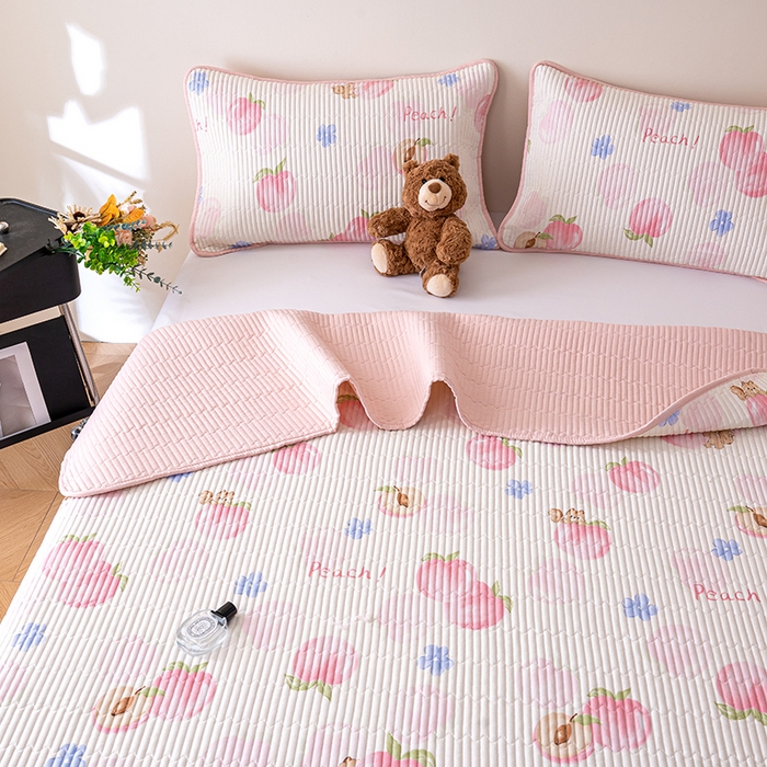 91家纺网 家纺一手货源 找家纺 X猫先生 2026新款全棉床盖小清新夹棉床单炕盖四季跑量款 蜜桃松鼠