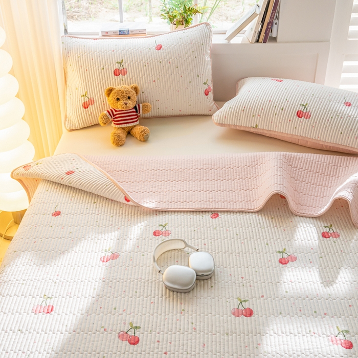 91家纺网 家纺一手货源 找家纺 X猫先生 2026新款全棉床盖小清新夹棉床单炕盖四季跑量款 七彩樱桃