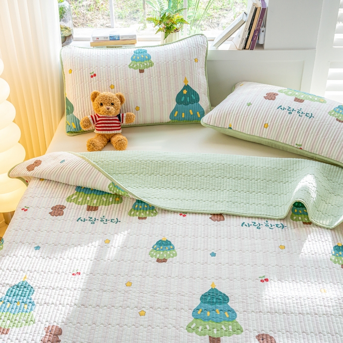 91家纺网 家纺一手货源 找家纺 X猫先生 2026新款全棉床盖小清新夹棉床单炕盖四季跑量款 奇趣森林