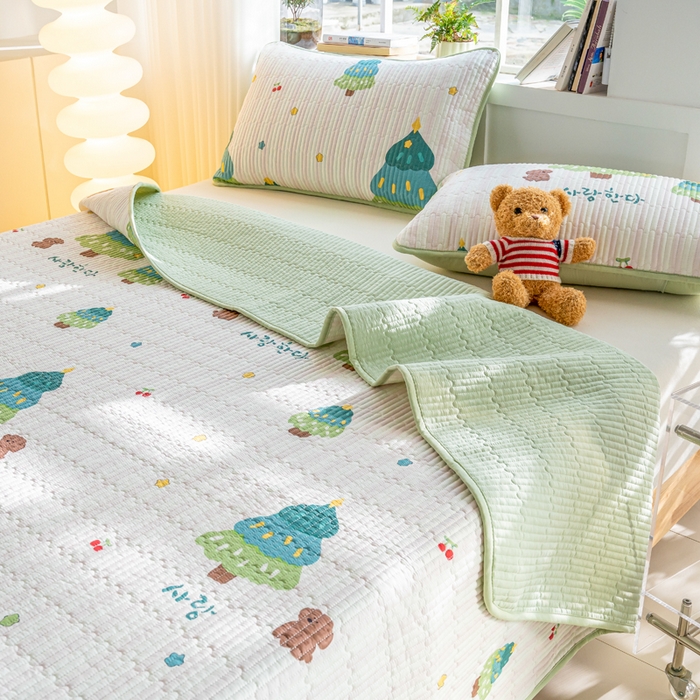 91家纺网 家纺一手货源 找家纺 X猫先生 2026新款全棉床盖小清新夹棉床单炕盖四季跑量款 奇趣森林