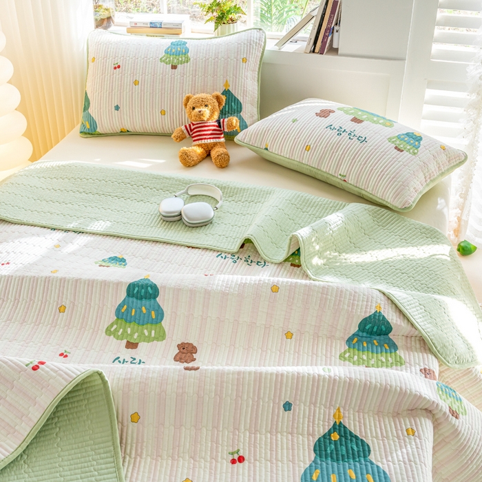 91家纺网 家纺一手货源 找家纺 X猫先生 2026新款全棉床盖小清新夹棉床单炕盖四季跑量款 奇趣森林