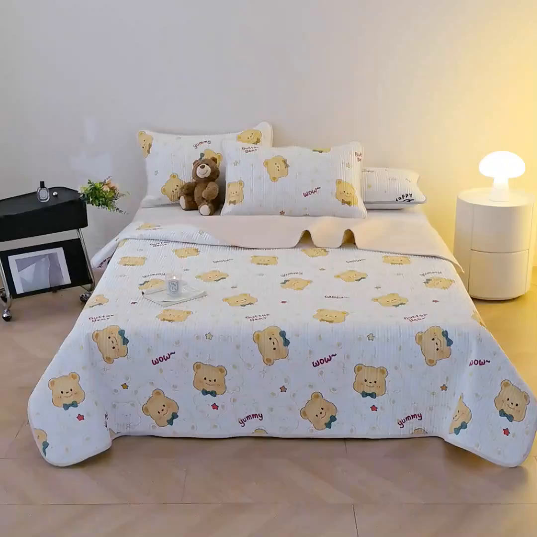 91家纺网 家纺一手货源 找家纺 X猫先生 2026新款全棉床盖小清新夹棉床单炕盖四季跑量款 瑞迪熊