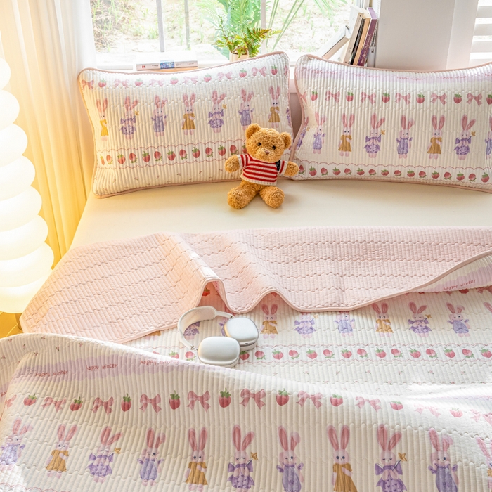 91家纺网 家纺一手货源 找家纺 X猫先生 2026新款全棉床盖小清新夹棉床单炕盖四季跑量款 踏春小兔