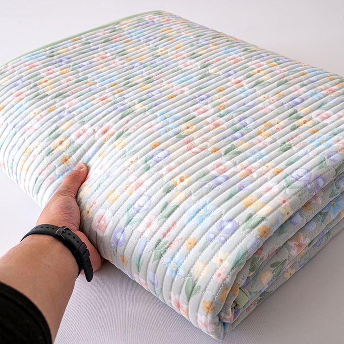 91家纺网 家纺一手货源 找家纺 X猫先生 2026新款全棉床盖小清新夹棉床单炕盖四季跑量款 向云端