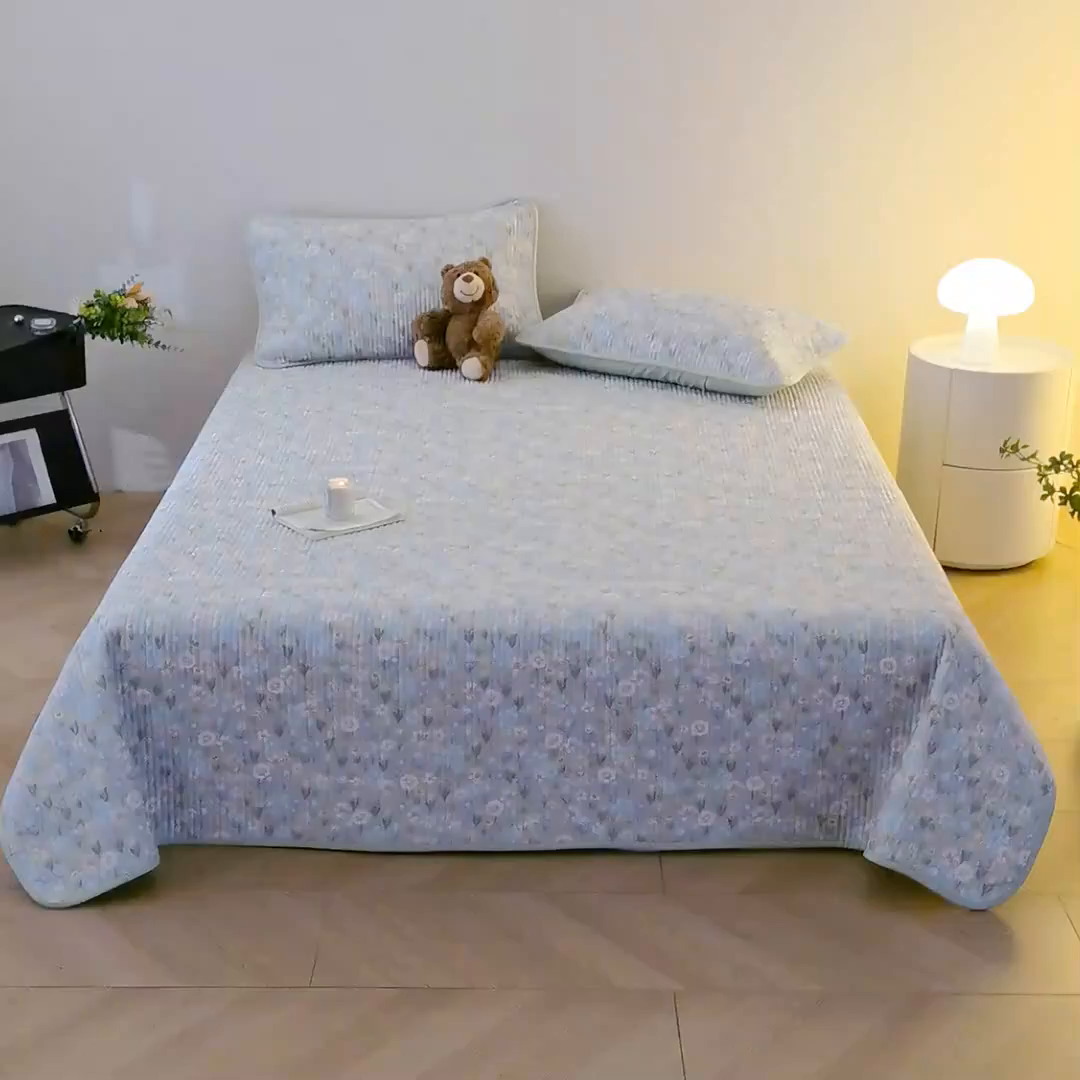 91家纺网 家纺一手货源 找家纺 X猫先生 2026新款全棉床盖小清新夹棉床单炕盖四季跑量款 向云端