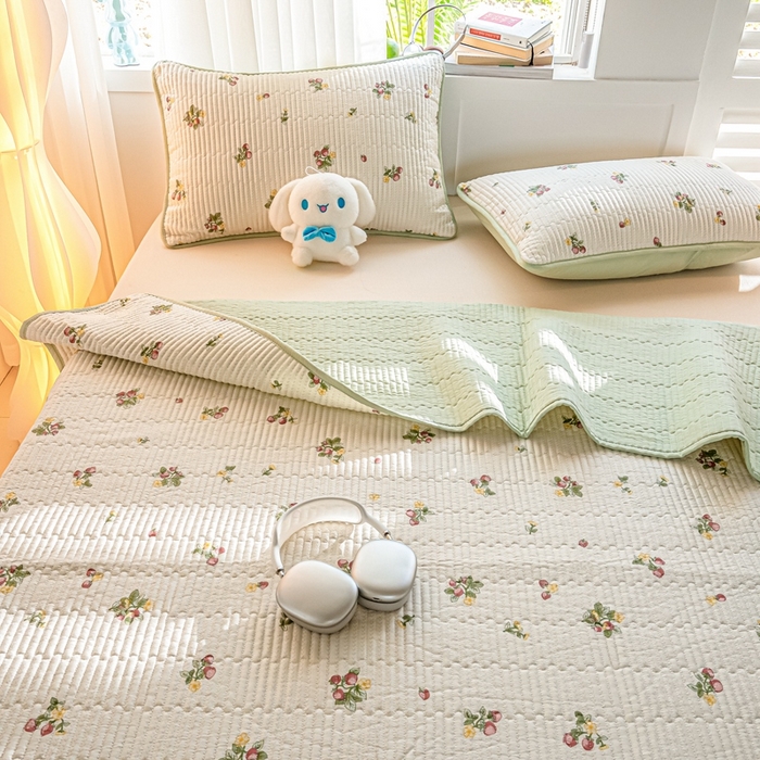 91家纺网 家纺一手货源 找家纺 X猫先生 2026新款全棉床盖小清新夹棉床单炕盖四季跑量款 小岛来信