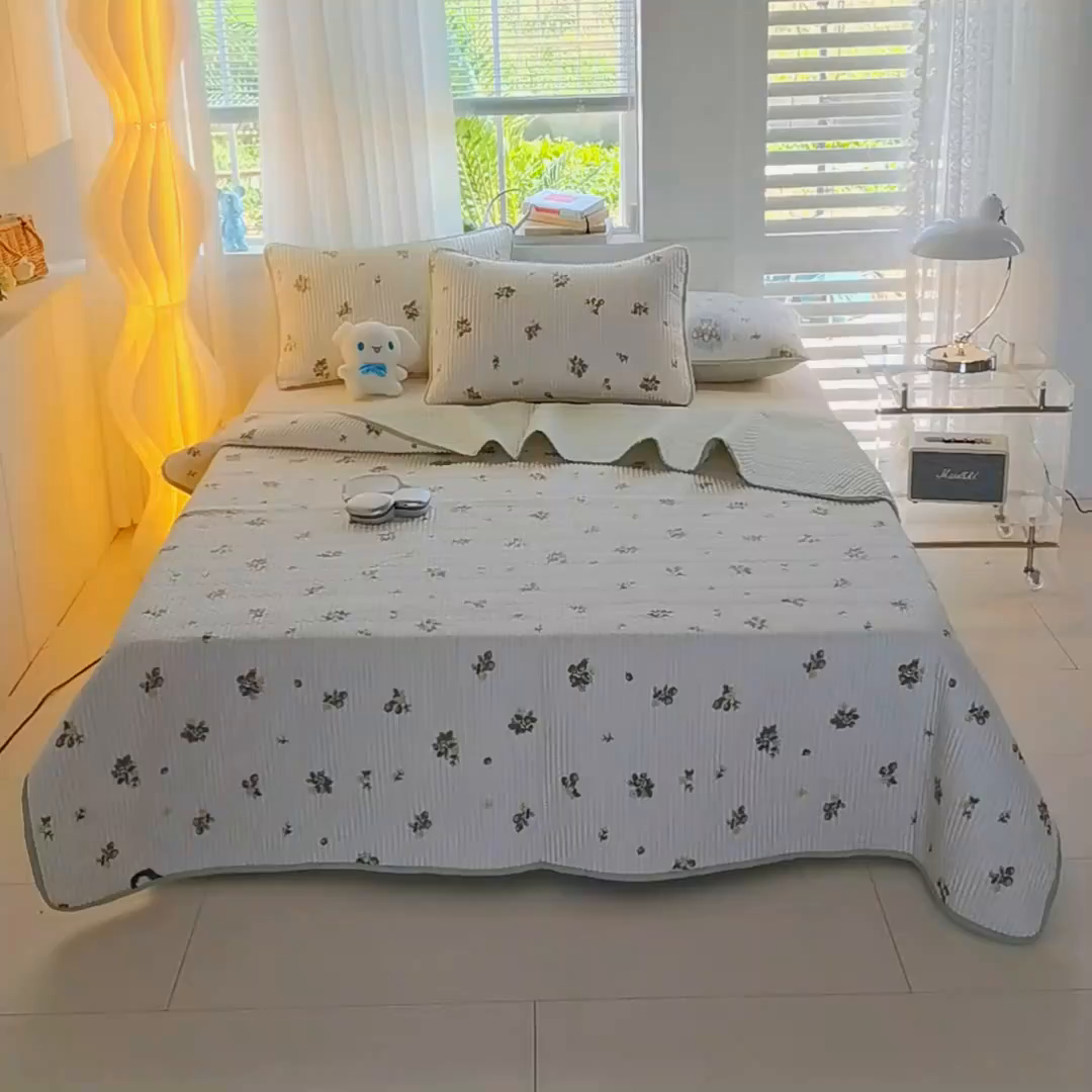 91家纺网 家纺一手货源 找家纺 X猫先生 2026新款全棉床盖小清新夹棉床单炕盖四季跑量款 小岛来信